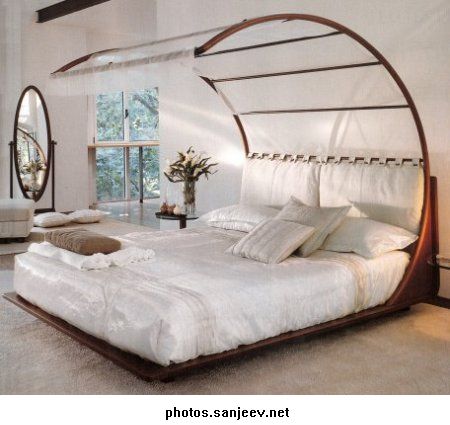 Canopy Bed Decorating Ideas